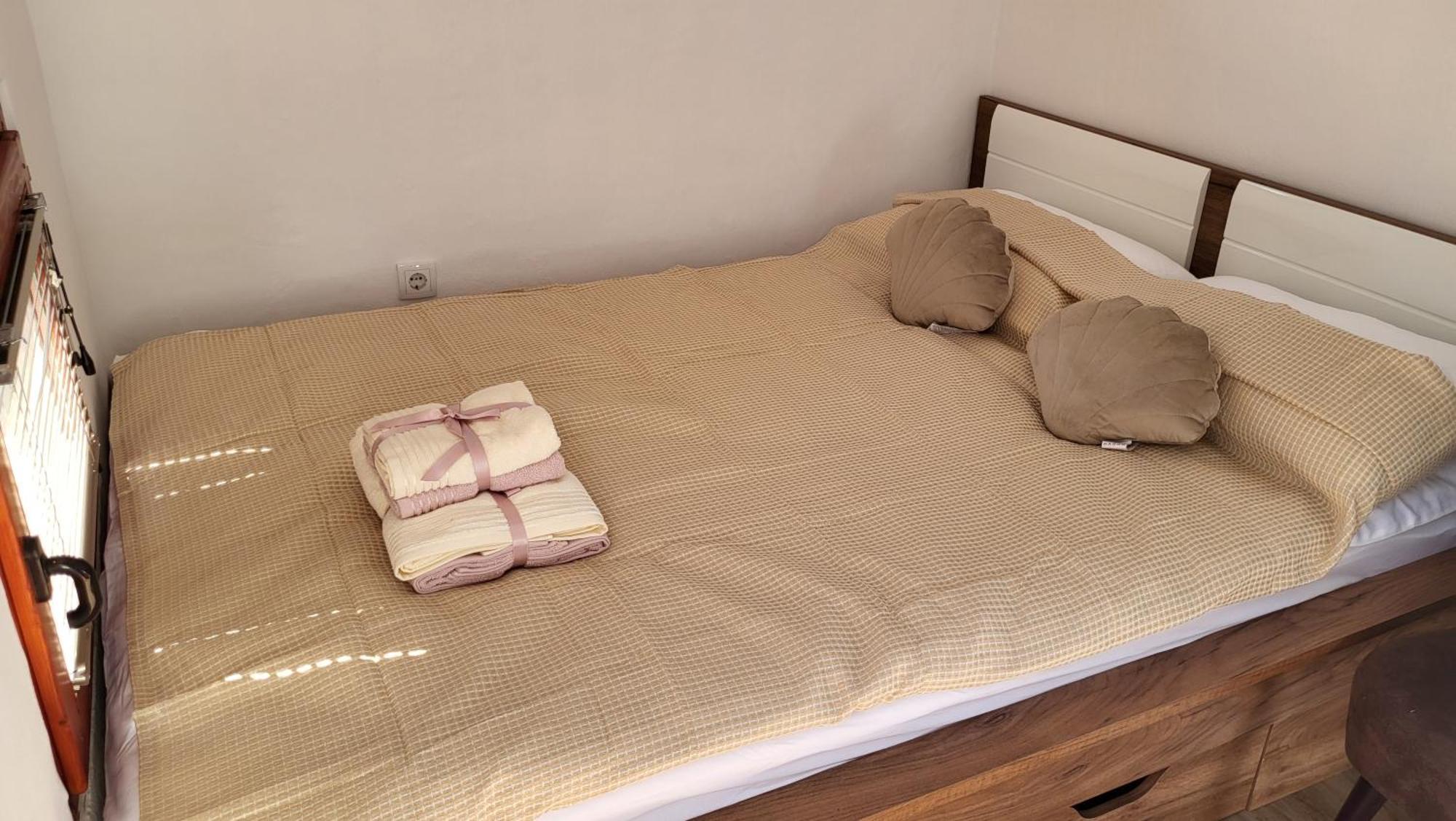 Glamping Na Vrhu Holiday home *